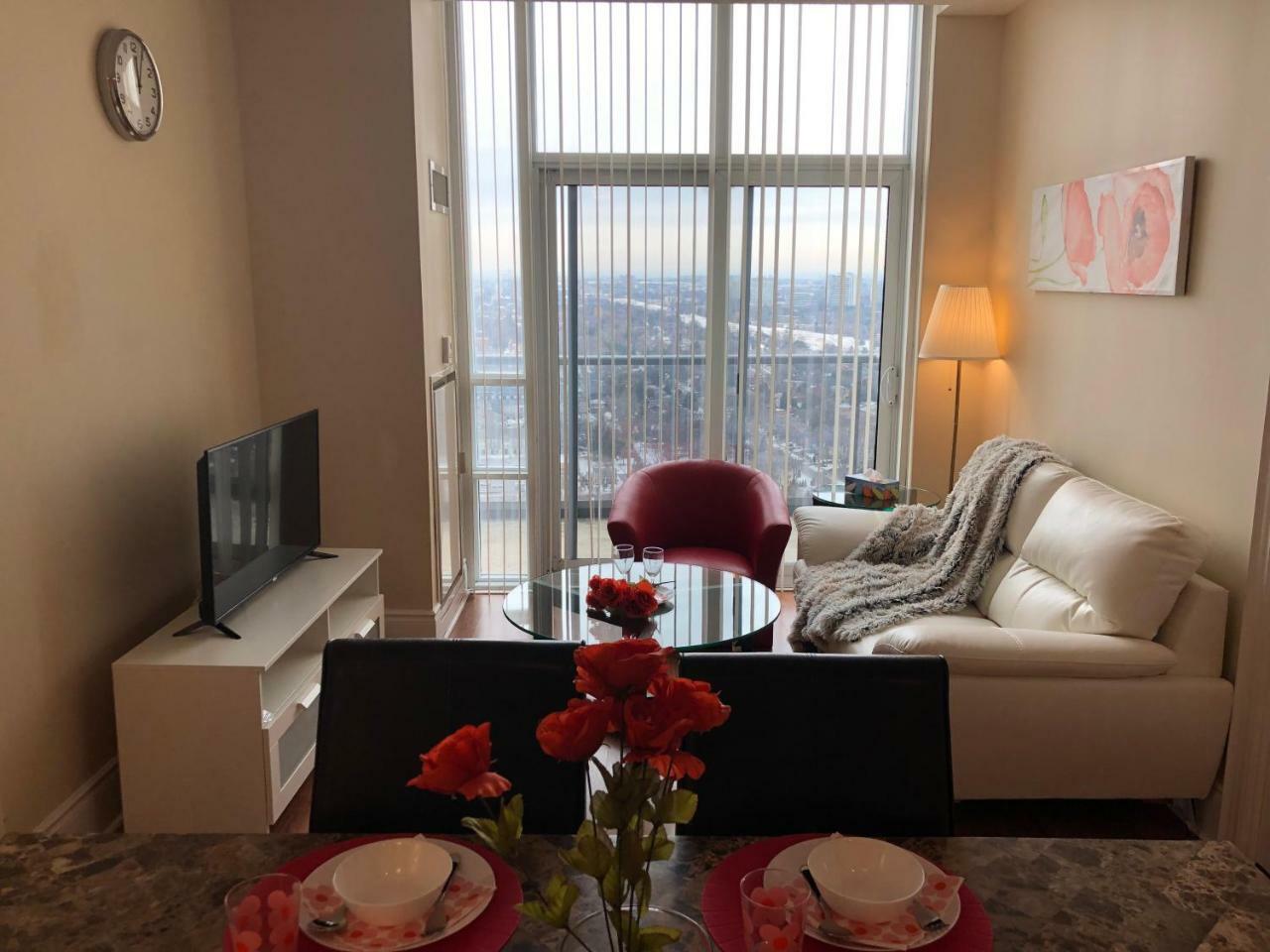 Kashaneh At Meridian Vaughan Extérieur photo